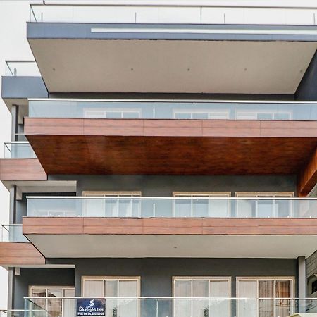 Townhouse Skylight Near Medanta Hospital Hotell Gurgaon Exteriör bild